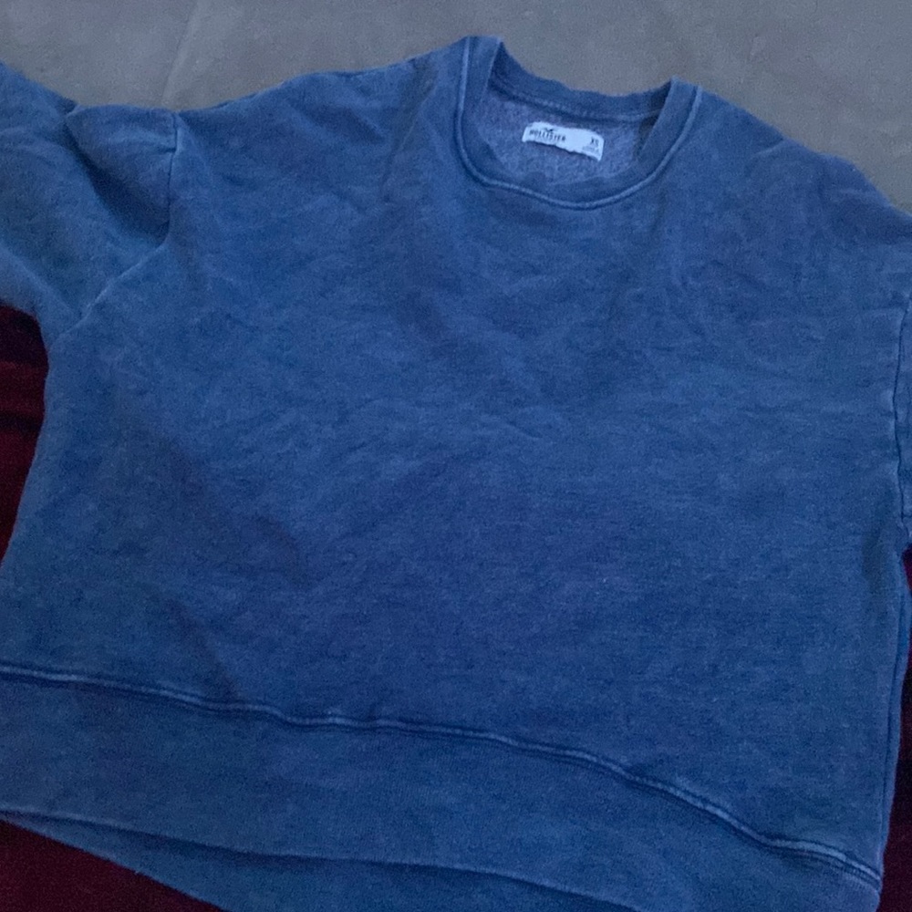 Navy blue crewneck